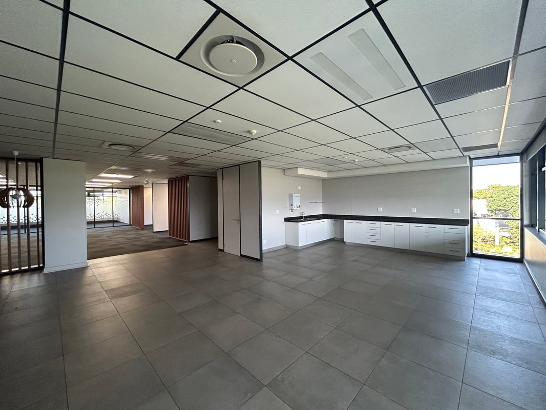 1 678m² Office To Let in Umhlanga