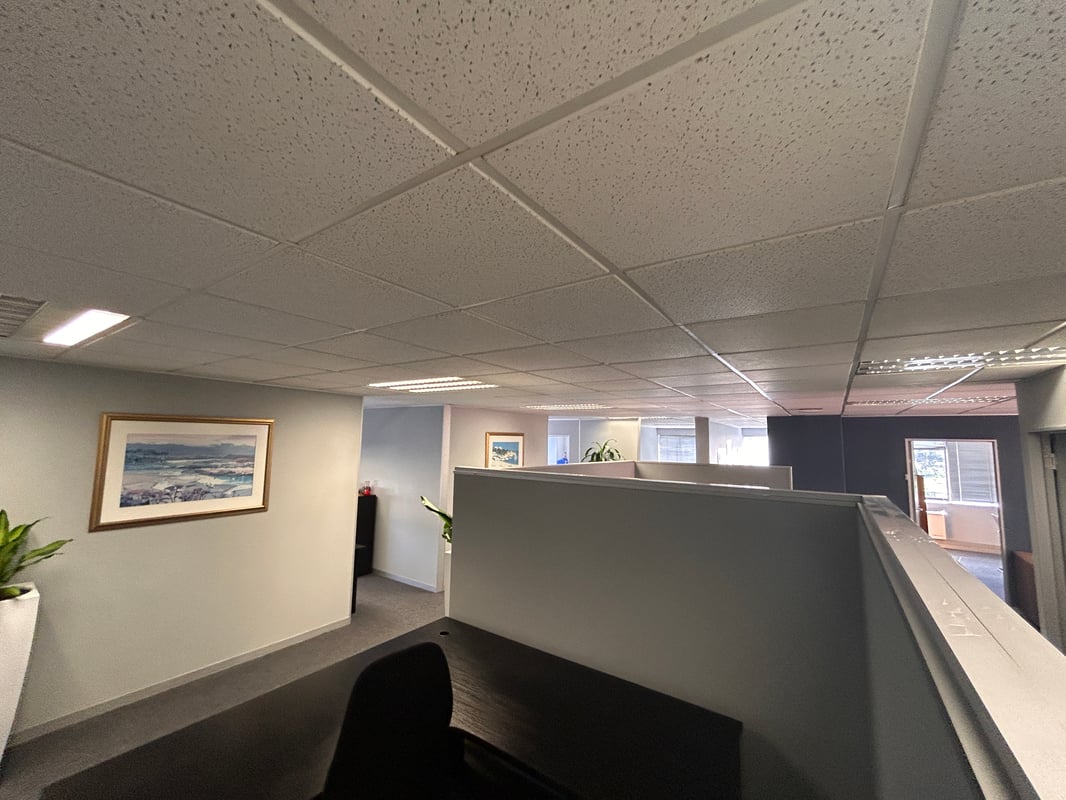 329m² Ground Floor Office To Let – 70 Buckingham Terrace, Westville