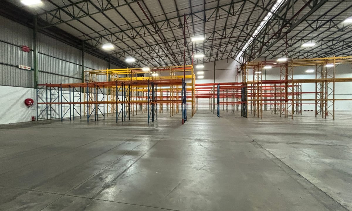 3301m² Warehouse To Let in New Germany