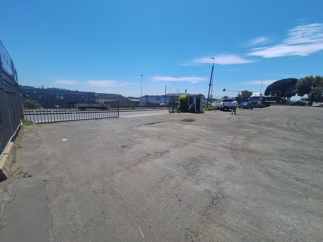 4 000m² Hardened Yard To Let in New Germany