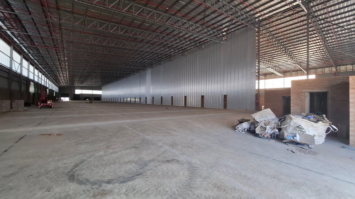 5 300m² Standalone Warehouse To Let in Springfield