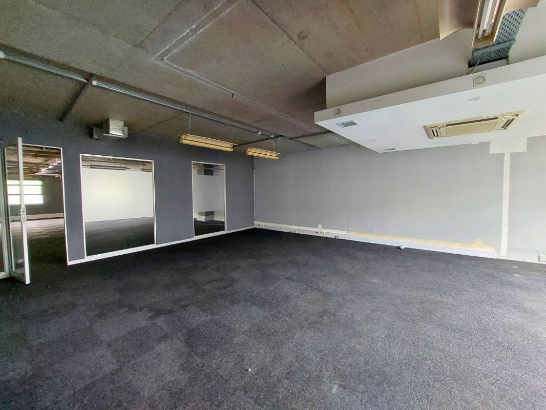 473m² Office For Sale in Riverhorse Valley