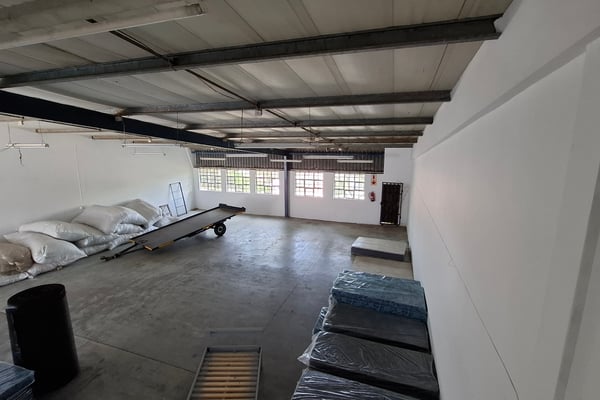 303m² Warehouse To Let in Durban North — image 3