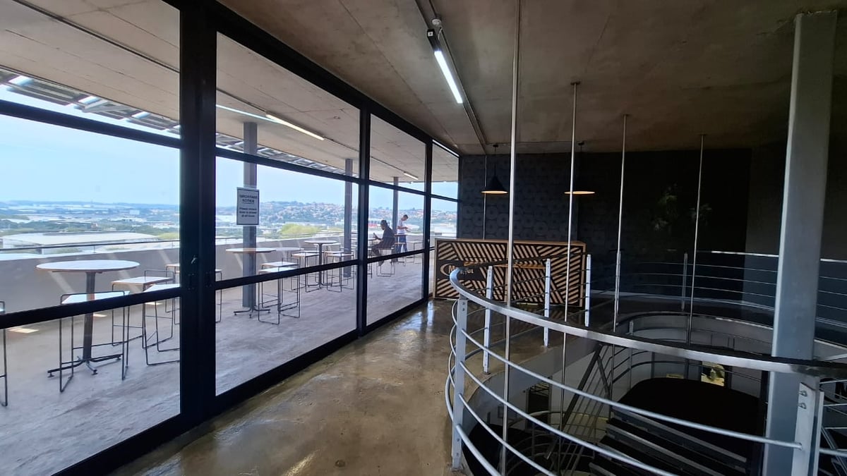 312m² Office To Let in Riverhorse Valley