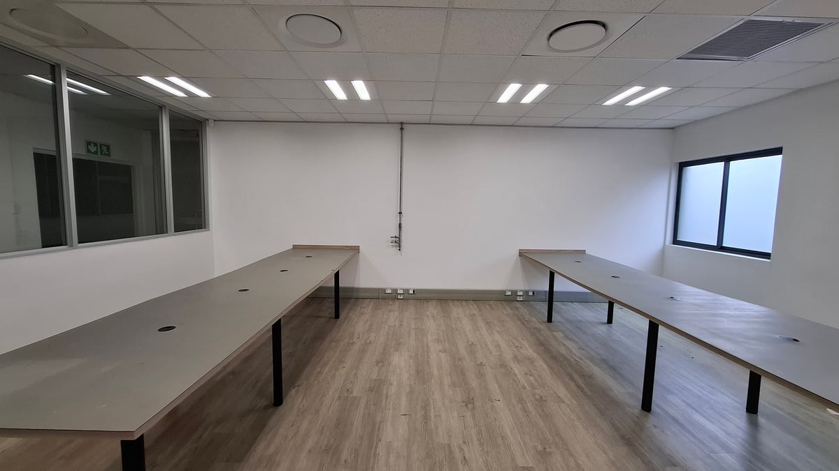 3 146m² Warehouse To Let in Dube Tradeport