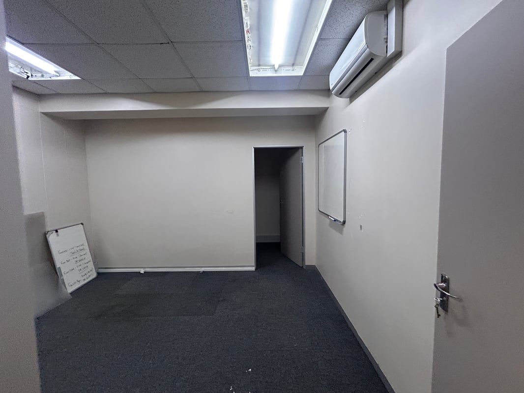 130m² Office To Let in Westville