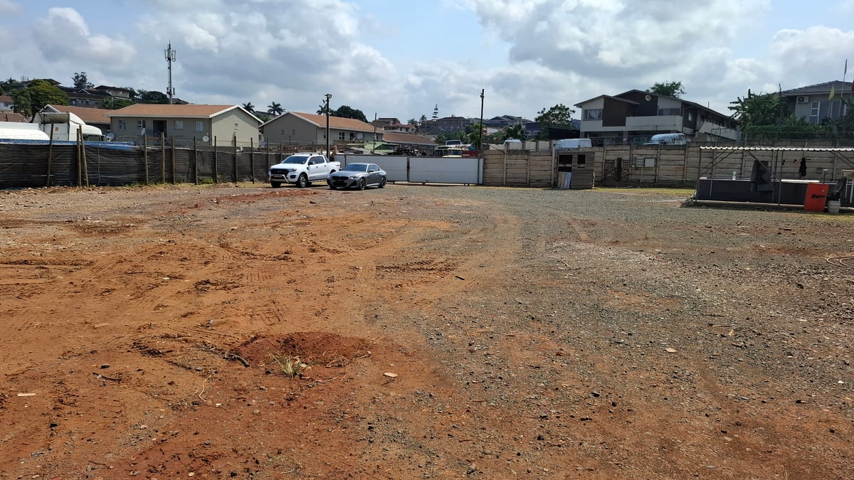 1600m² Yard For Lease in Springfield