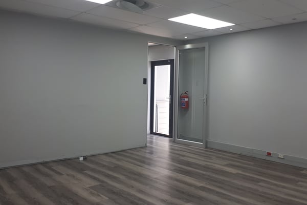 408m² Office To Let at Island Circle Office Park, Riverhorse Valley — image 6