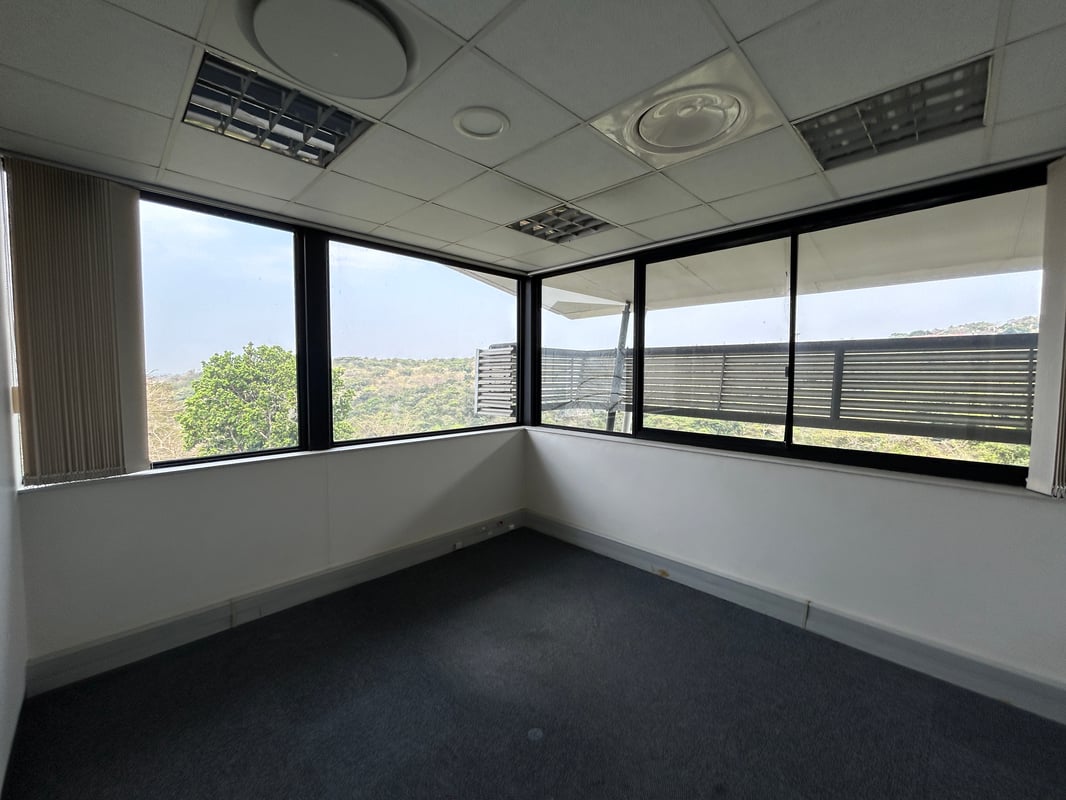 215m² Office For Sale in Westville