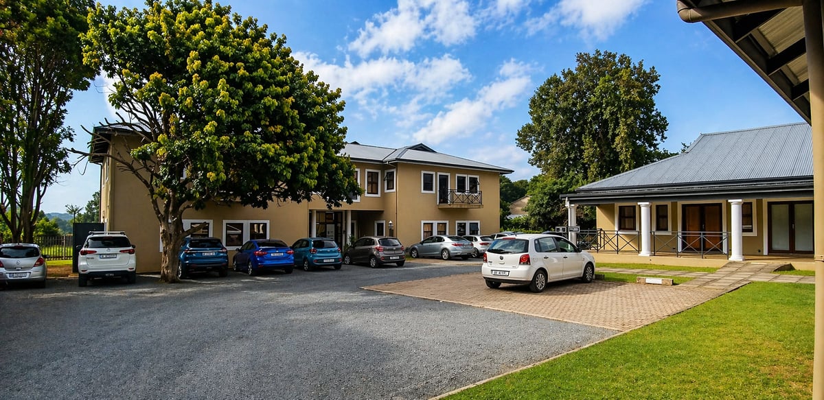 130m² Office To Let in Kloof
