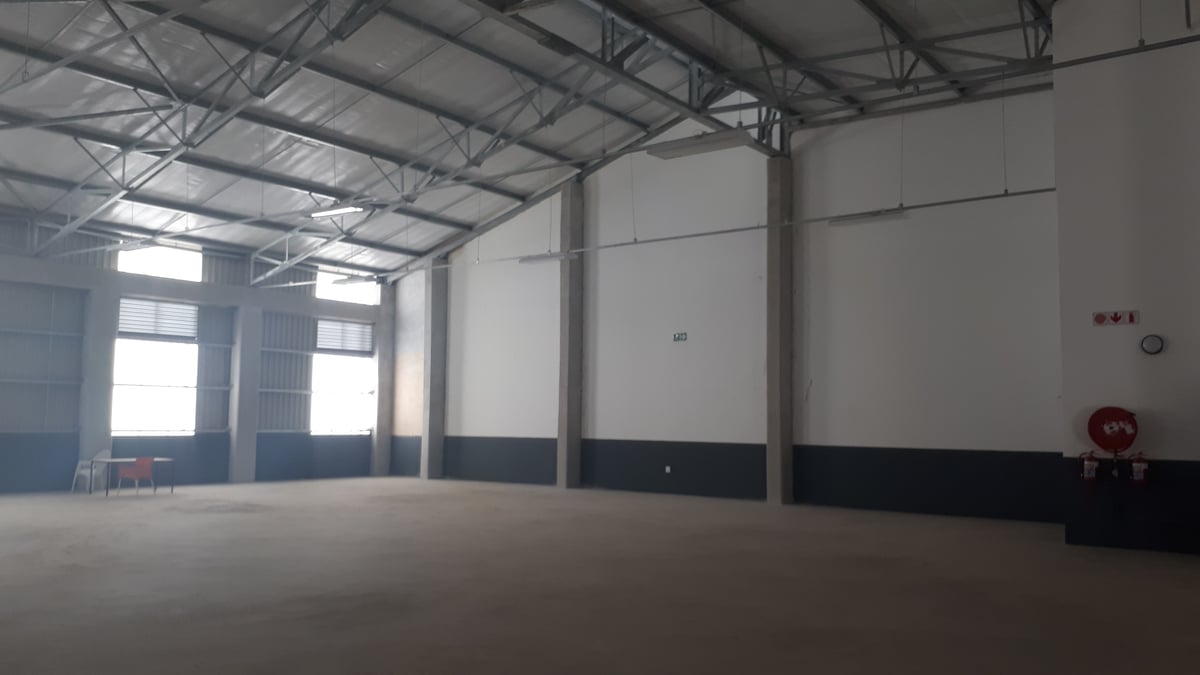 704m² Prime Warehouse To Let in Riverhorse Valley