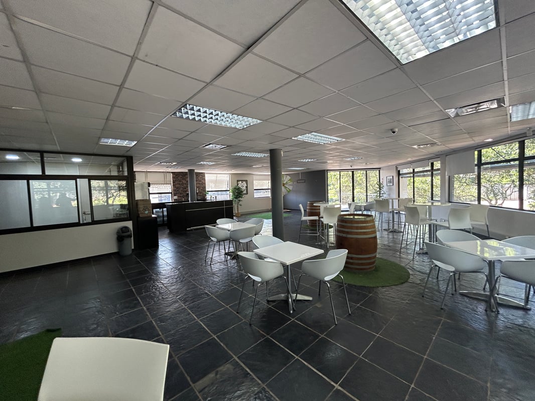 588m² Office to Let – Westway Office Park, Westville