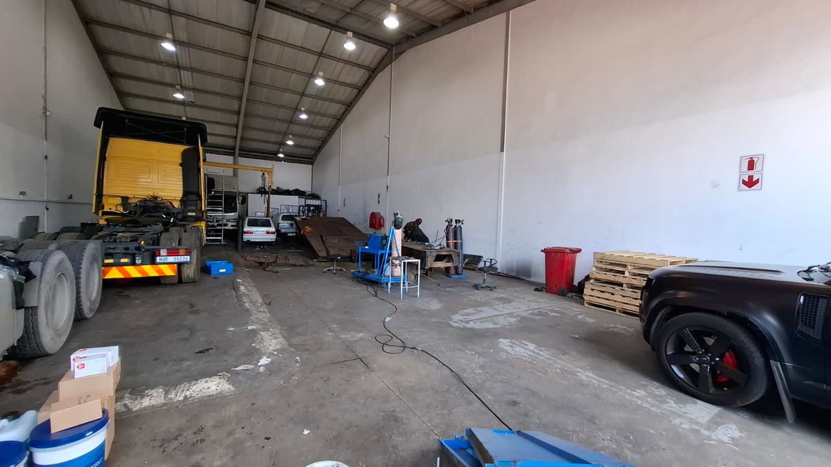 380m² Warehouse To Let in Springfield 