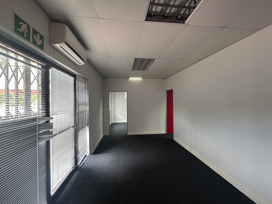180m² Office To Let in Westville