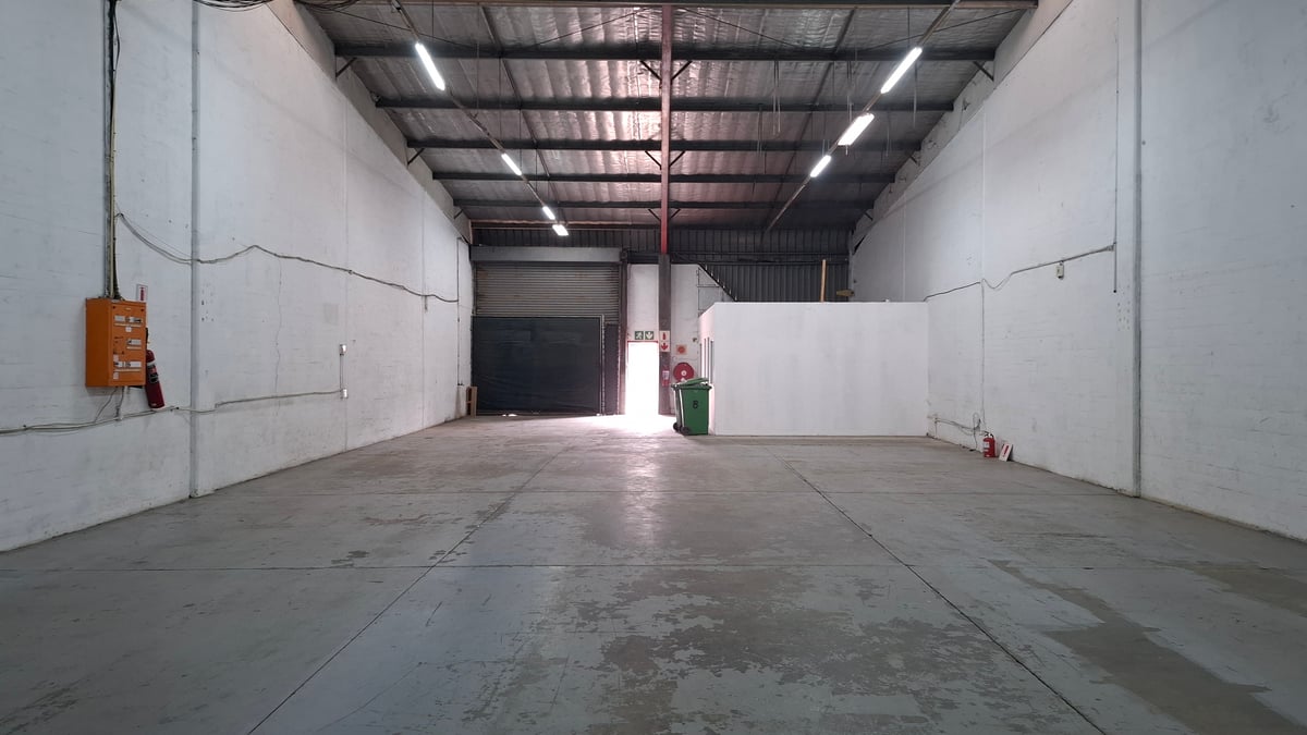 327m² Warehouse For Sale in Springfield Park