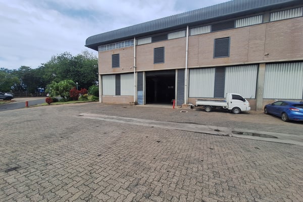 773m² Warehouse To Let in New Germany — image 2