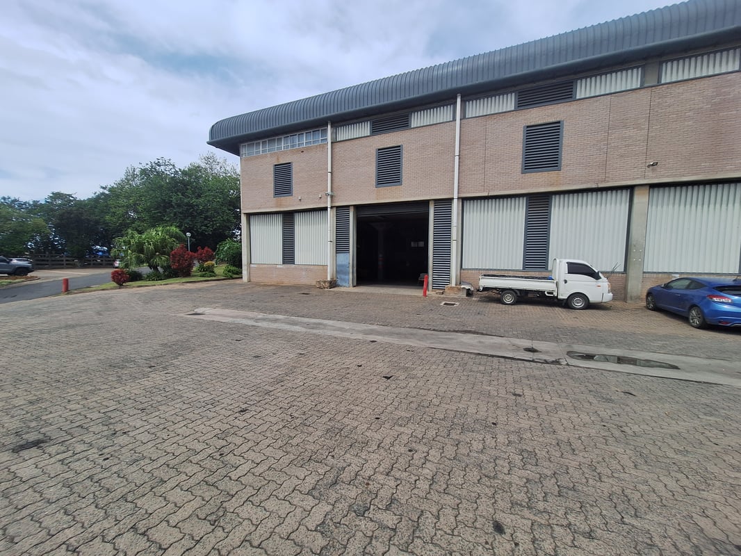 773m² Warehouse To Let in New Germany
