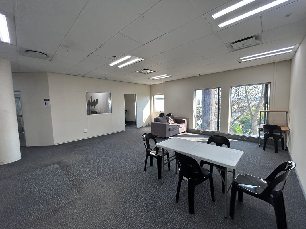 395m² Office To Let in Westville