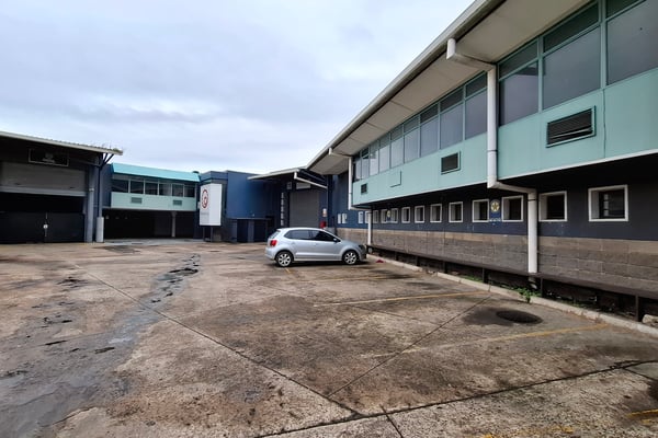 745m² Warehouse For Lease in Glen Anil — image 3