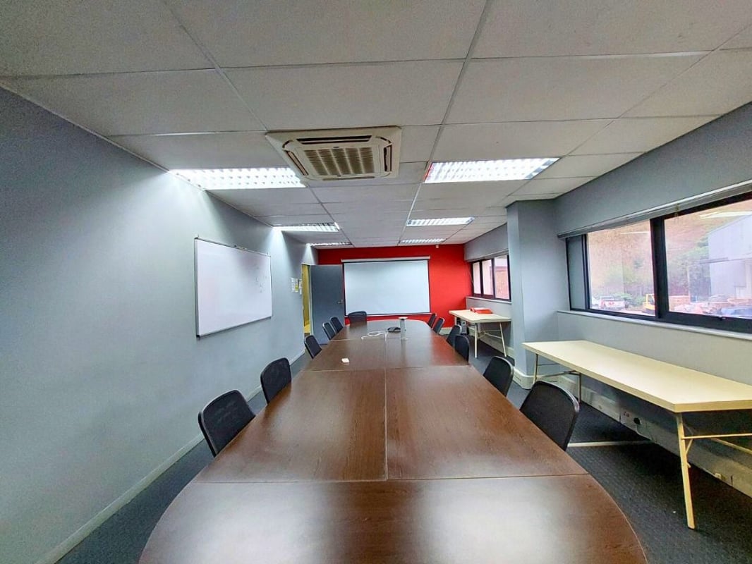 1008m² Warehouse For Sale in Riverhorse Valley