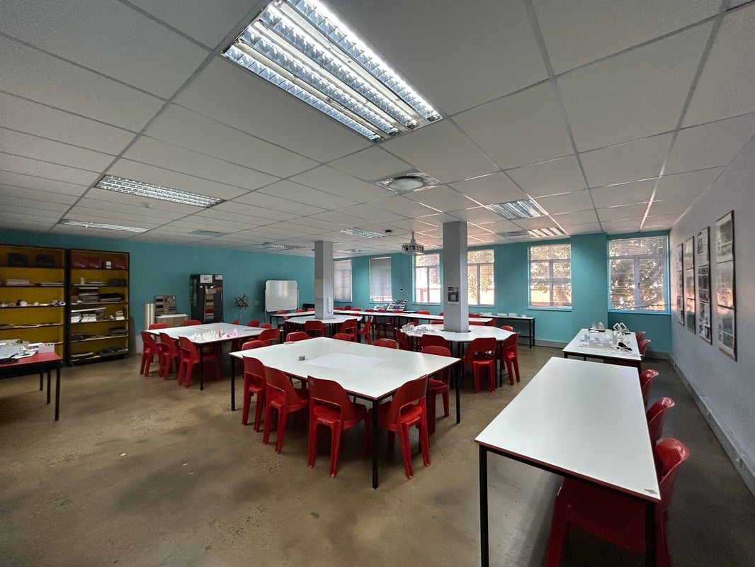 1 834m² Office to Let in The Glades Office Park, La Lucia Ridge