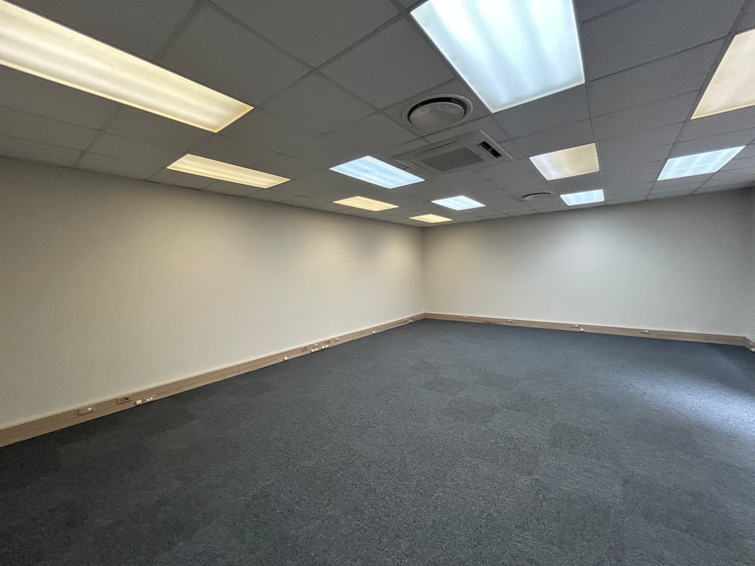 650m² Office to Let in Westville