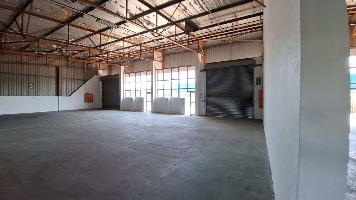 396m² Warehouse For Lease in Glen Anil