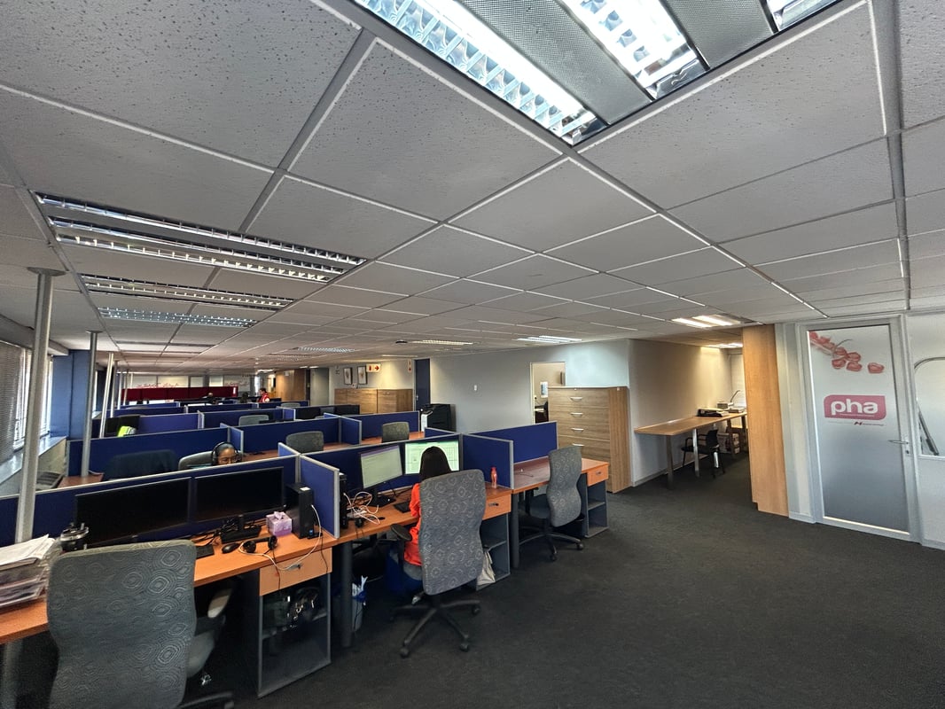 1246m² Office To Let in Westville