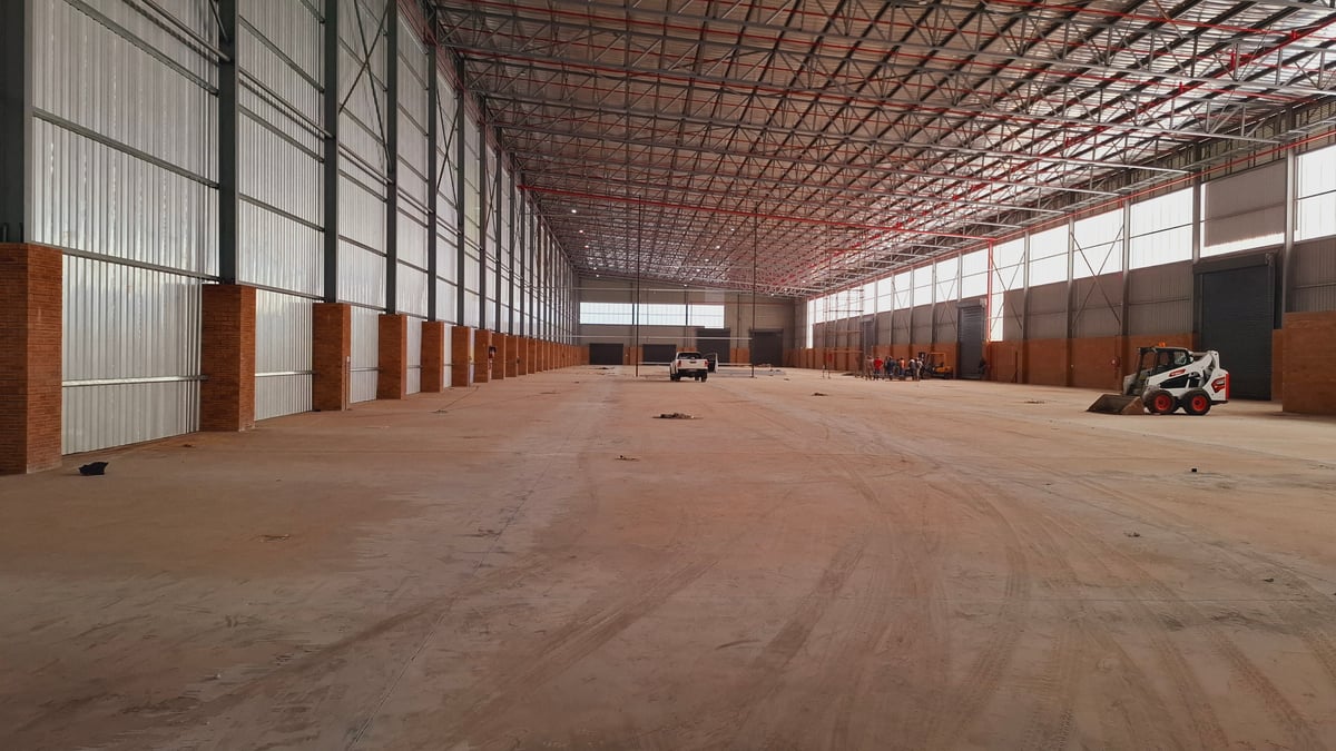 5 300m² Standalone Warehouse To Let in Springfield