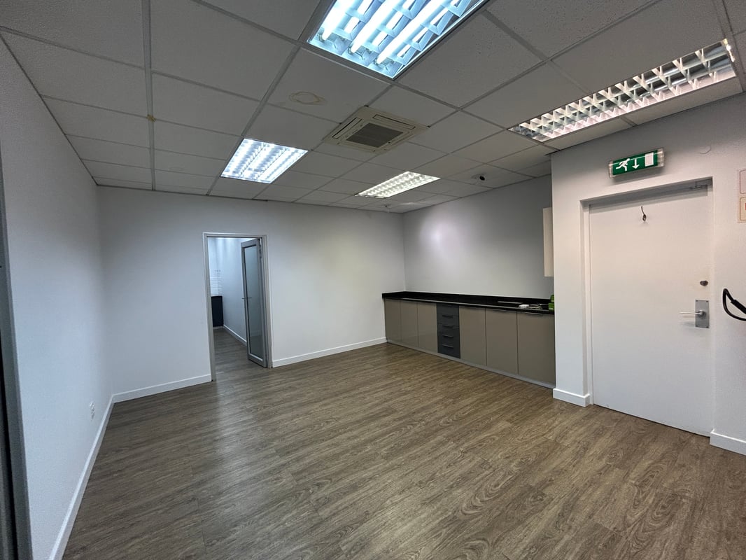 213m² Office To Let in Westville