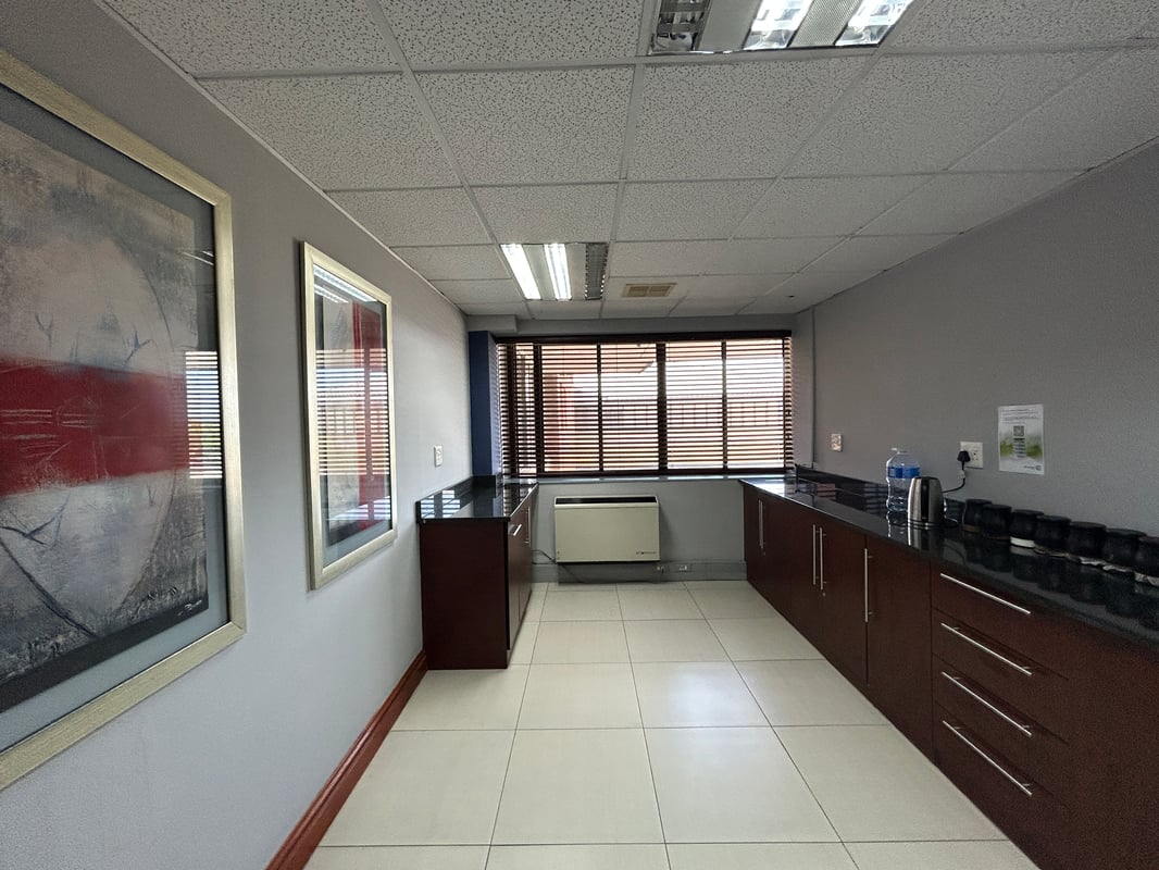 1246m² Office To Let in Westville