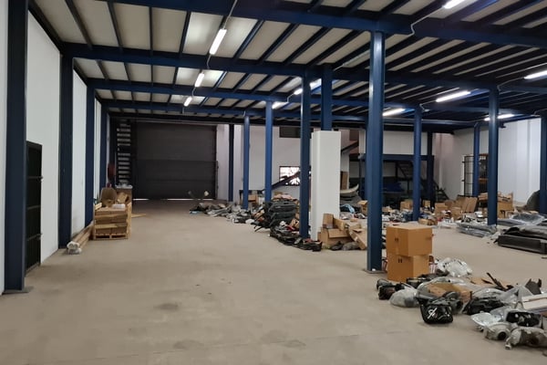 1283m² Warehouse For Lease in Riverhorse Valley — image 3