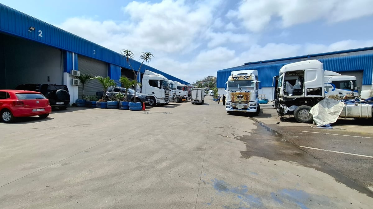 380m² Warehouse To Let in Springfield 