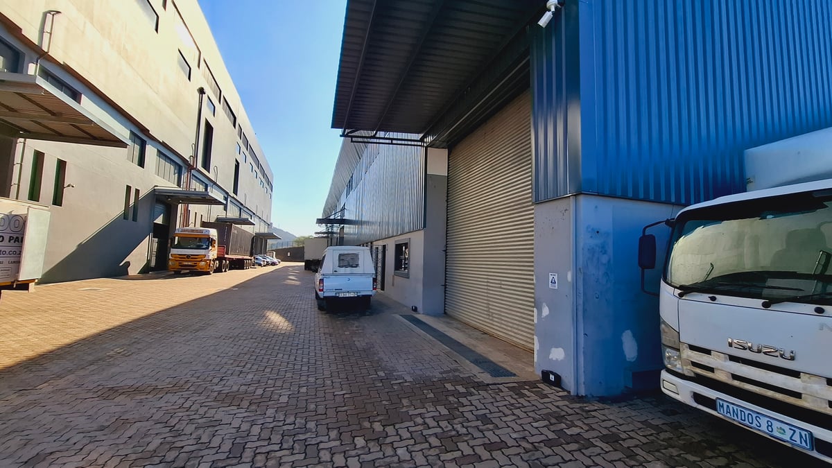1283m² Warehouse For Lease in Riverhorse Valley