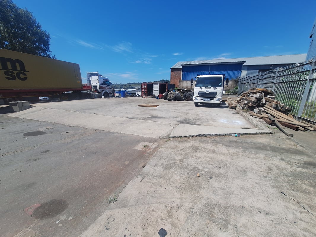 4 000m² Hardened Yard To Let in New Germany