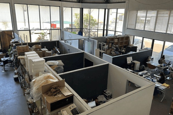 559m² Warehouse with Prime Exposure for Lease in Riverhorse Valley — image 3
