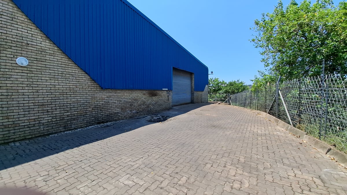 396m² Warehouse For Lease in Glen Anil