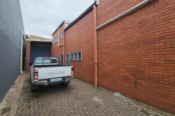 403m² Warehouse To Let in Springfield  — image 5