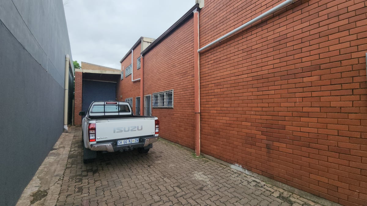 403m² Warehouse To Let in Springfield 