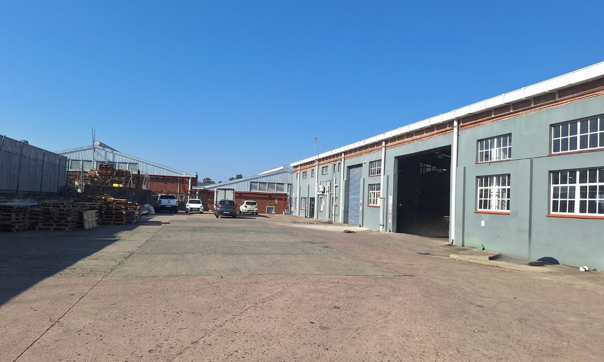 2 675m² Warehouse To Let in Pinetown