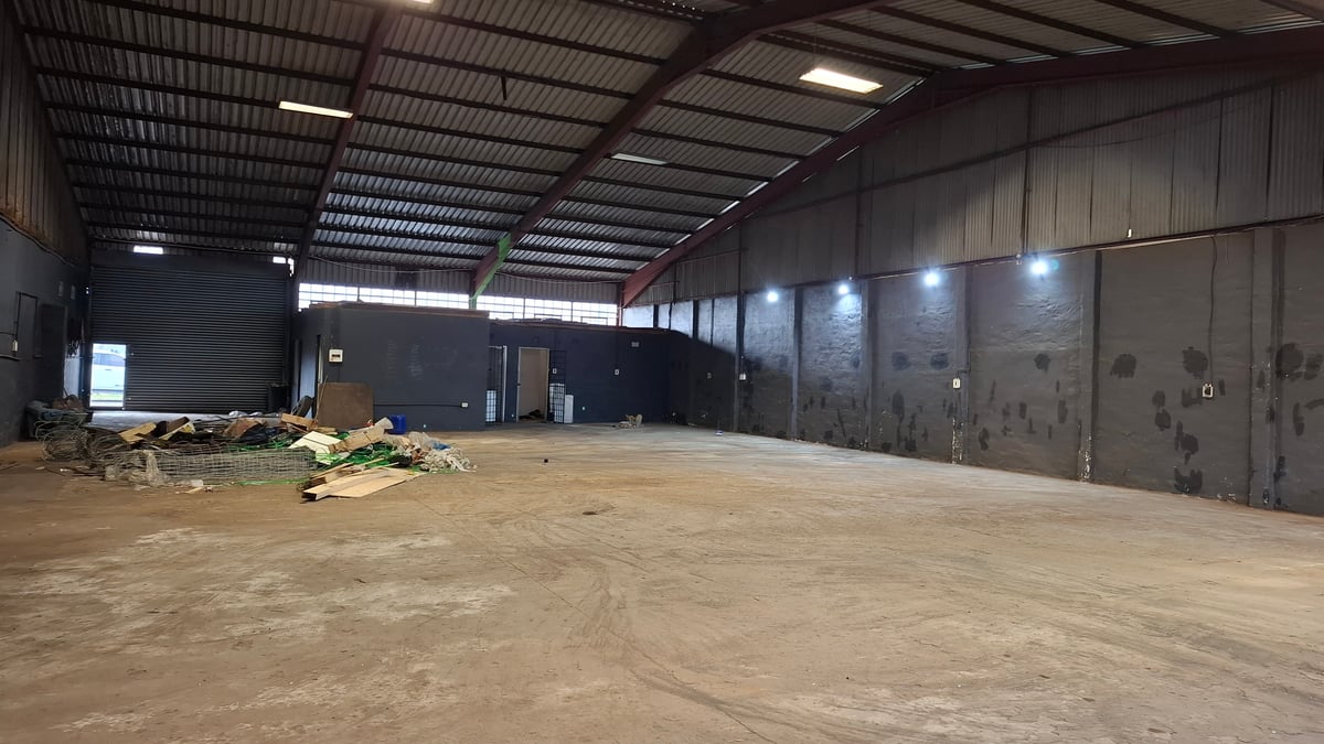 480m² Factory for Rent in Glen Anil