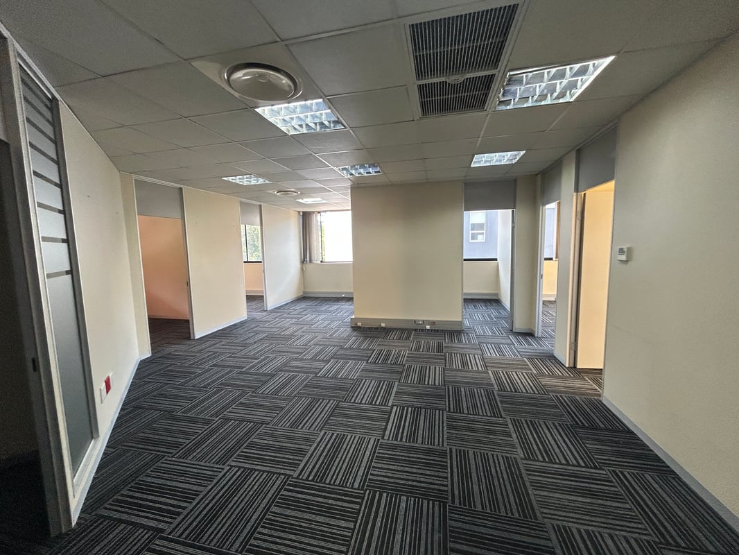 175m² Office To Let in Westville