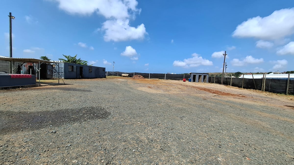 1600m² Yard For Lease in Springfield