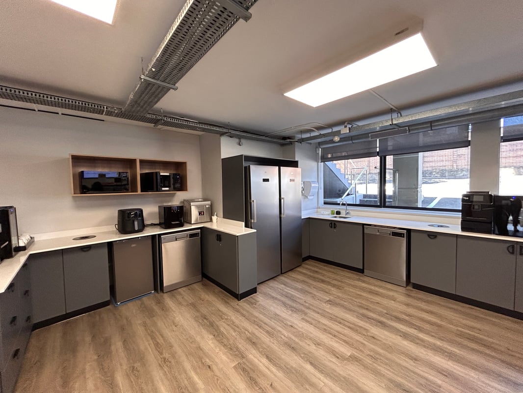 753m² Office To Let In Essex Gardens Office Park