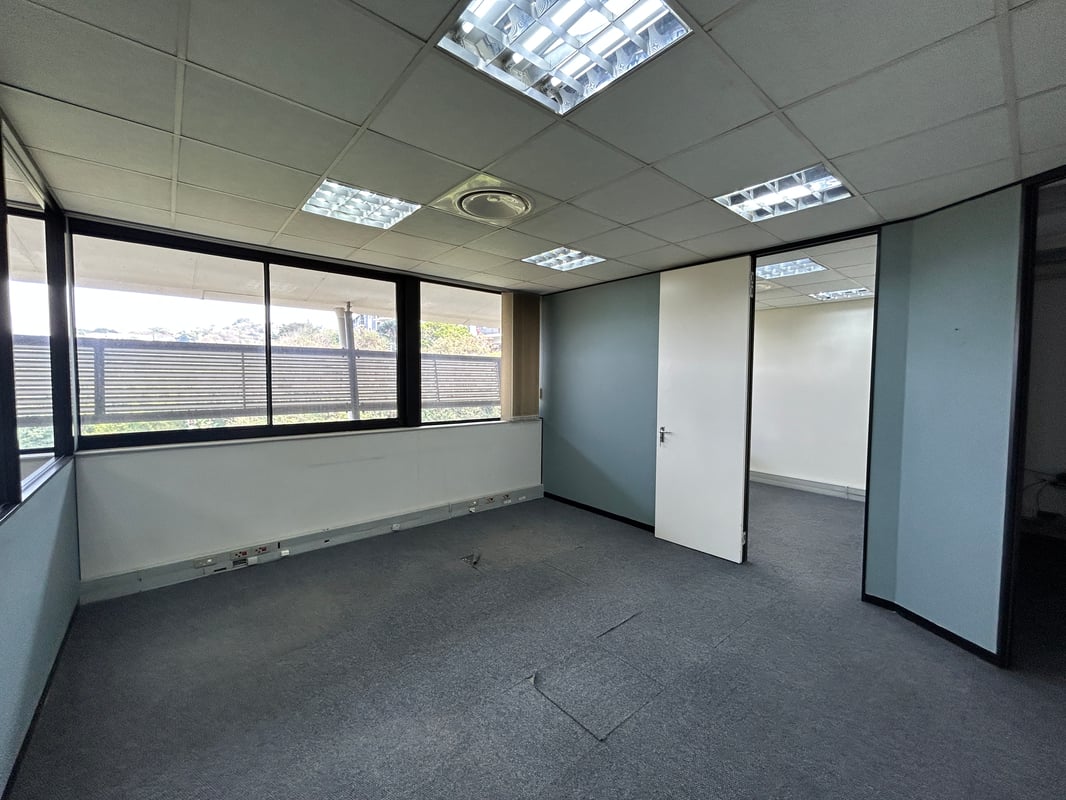 215m² Office For Sale in Westville