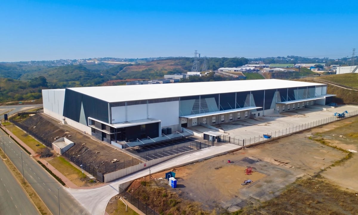 8 195m² New Warehousing Facility To Let in Riverhorse Valley 