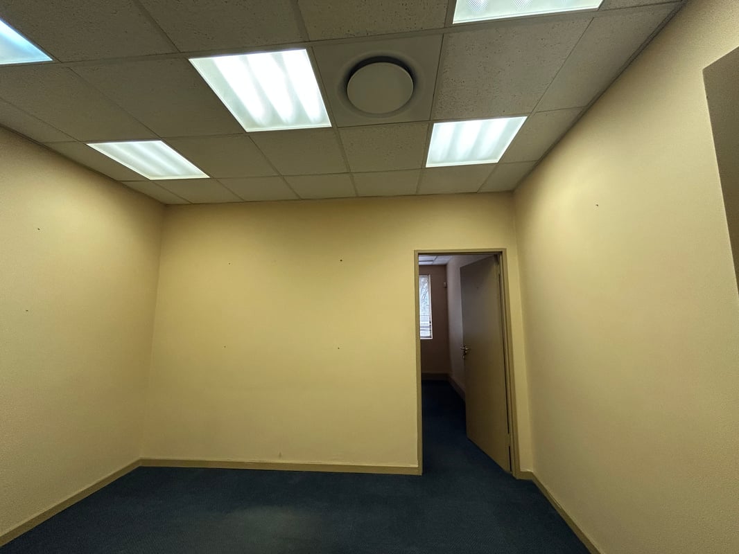 650m² Office to Let in Westville