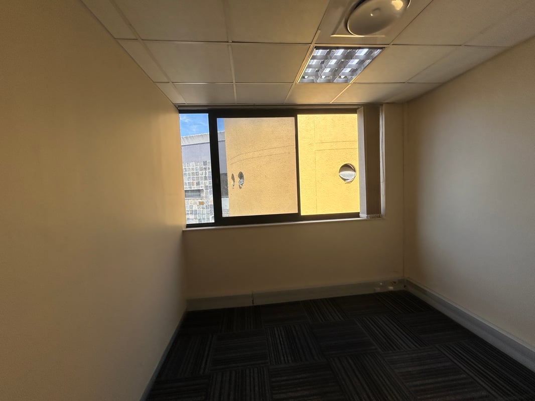 175m² Office To Let in Westville