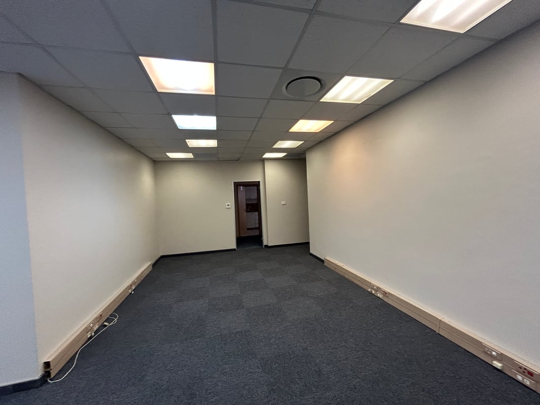 650m² Office to Let in Westville