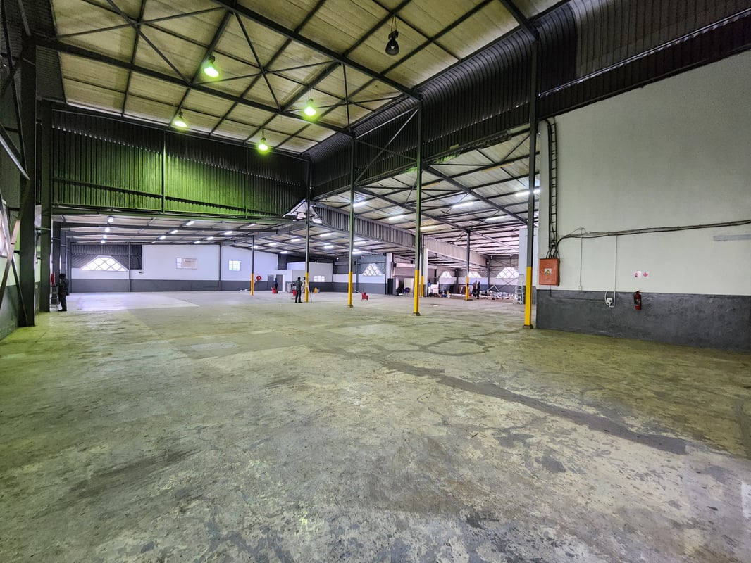 3 867m² Standalone Factory To Let in Glen Anil